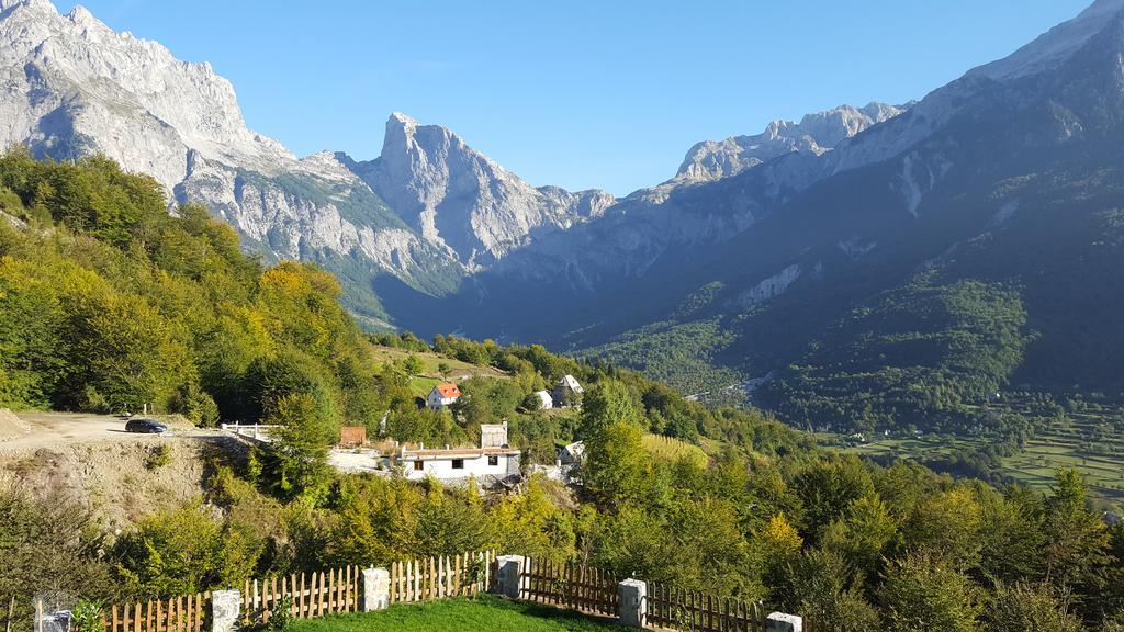 Hotel Vellezrit Guri Theth Bagian luar foto